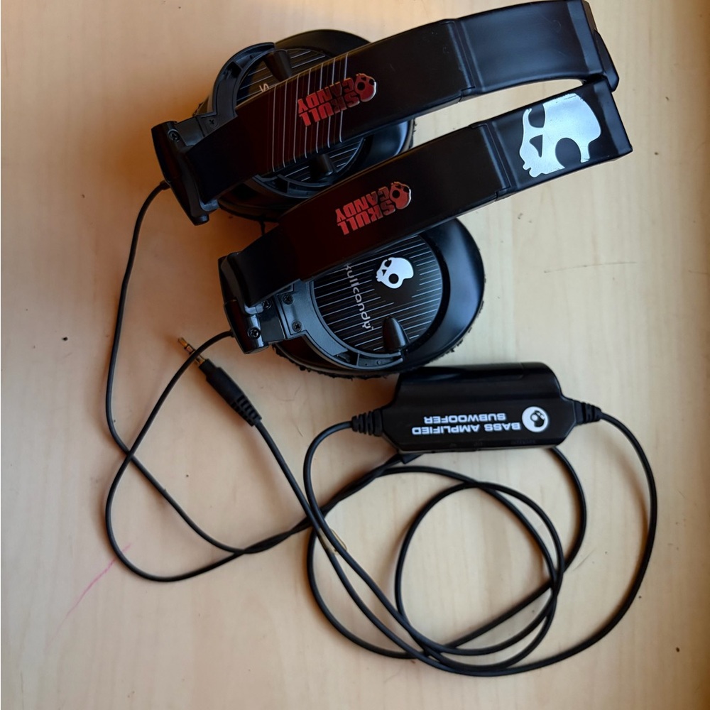Vintage Foldable Skullcandy Skullcrushers Black Wired Headphones with Subwoofer